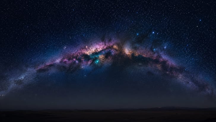 Cielo estrellado con la Vía Láctea en colores maravillosos
